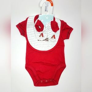MLB Arizona Diamond Backs Baseball 1 Onesie BIB Socks Red White Baby 6-9 Months
